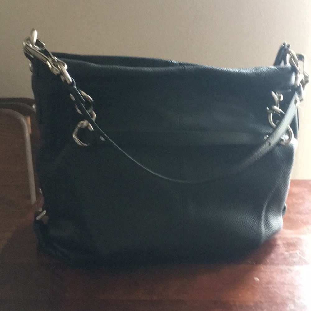 EUC Coach Pebble Leather Shoulder Bag